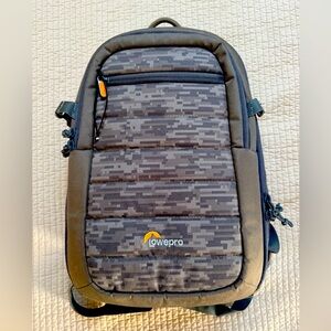 Lowepro Tahoe BP 150 camo tan new without tags